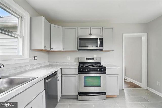 1239 HILLDALE RD, Baltimore, MD 21237