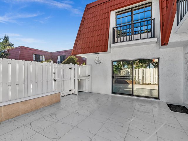 1441 Princeton Lane, Boynton Beach, FL 33426