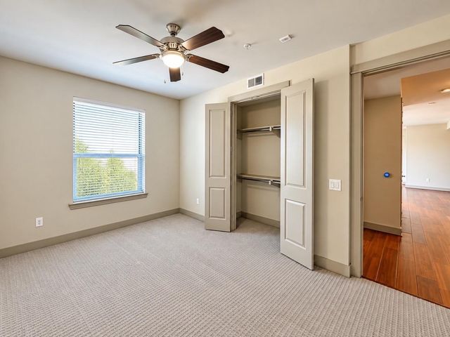 10401 Town And Country Way 204, Houston, TX 77024