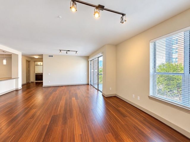 10401 Town And Country Way 204, Houston, TX 77024