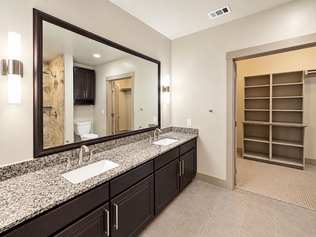 10401 Town And Country Way 204, Houston, TX 77024