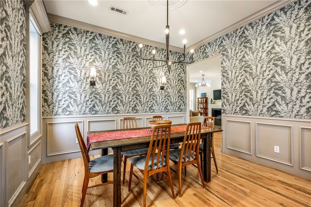 109 SE G Court, Bentonville, AR 72712