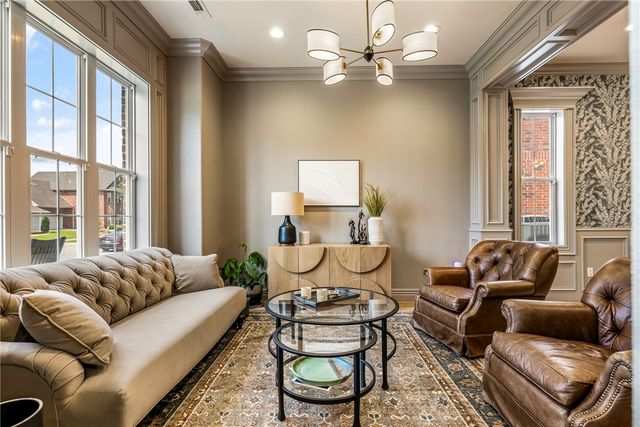 109 SE G Court, Bentonville, AR 72712