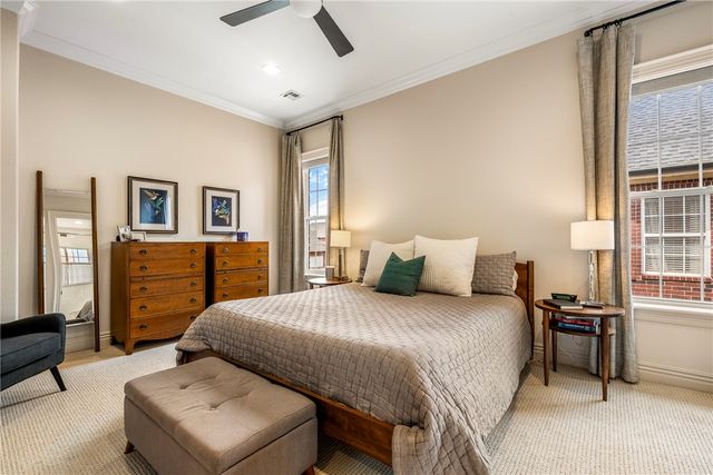 109 SE G Court, Bentonville, AR 72712