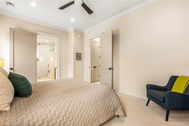 109 SE G Court, Bentonville, AR 72712
