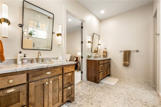 109 SE G Court, Bentonville, AR 72712