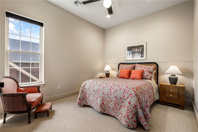 109 SE G Court, Bentonville, AR 72712