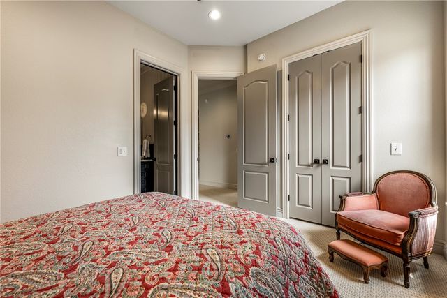 109 SE G Court, Bentonville, AR 72712