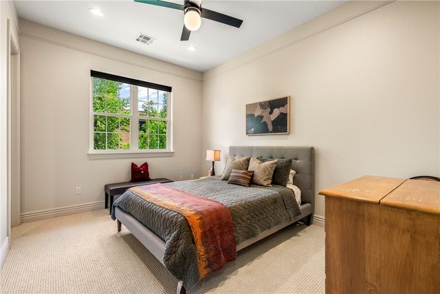 109 SE G Court, Bentonville, AR 72712