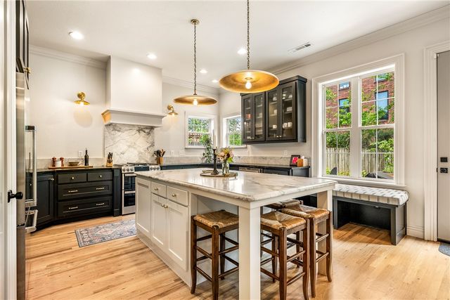 109 SE G Court, Bentonville, AR 72712