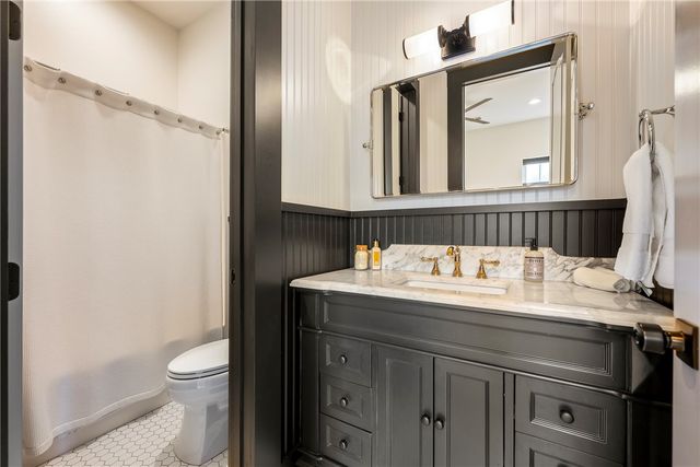 109 SE G Court, Bentonville, AR 72712