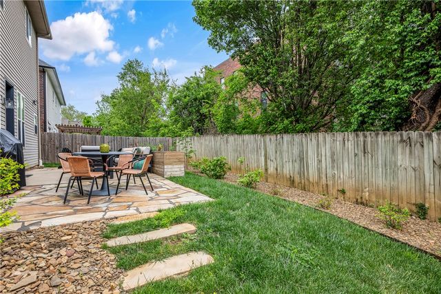 109 SE G Court, Bentonville, AR 72712