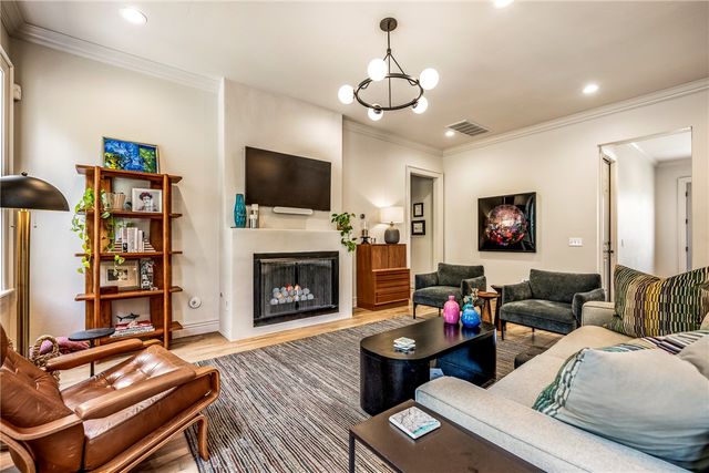 109 SE G Court, Bentonville, AR 72712