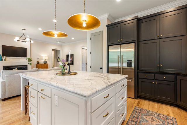 109 SE G Court, Bentonville, AR 72712