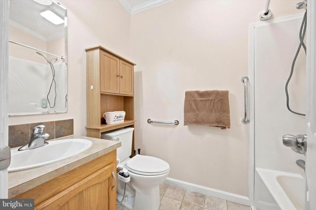 42 RANDOM RD, Douglassville, PA 19518