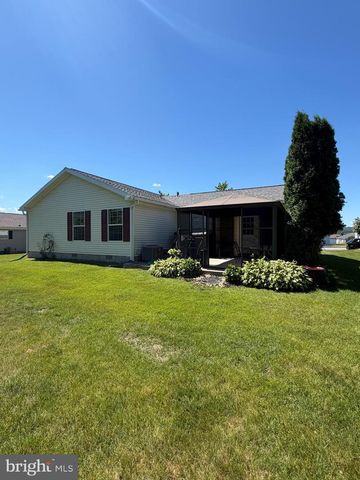 42 RANDOM RD, Douglassville, PA 19518