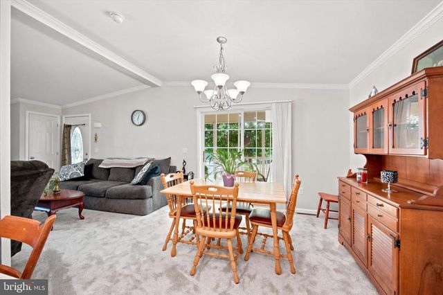 42 RANDOM RD, Douglassville, PA 19518