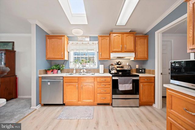 42 RANDOM RD, Douglassville, PA 19518