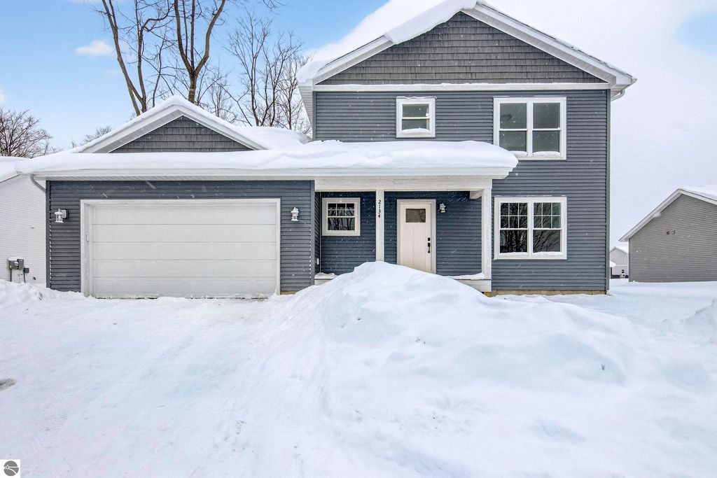 Image 1 of property listing at 2134 Cottonwood Avenue, Grawn, MI 49637