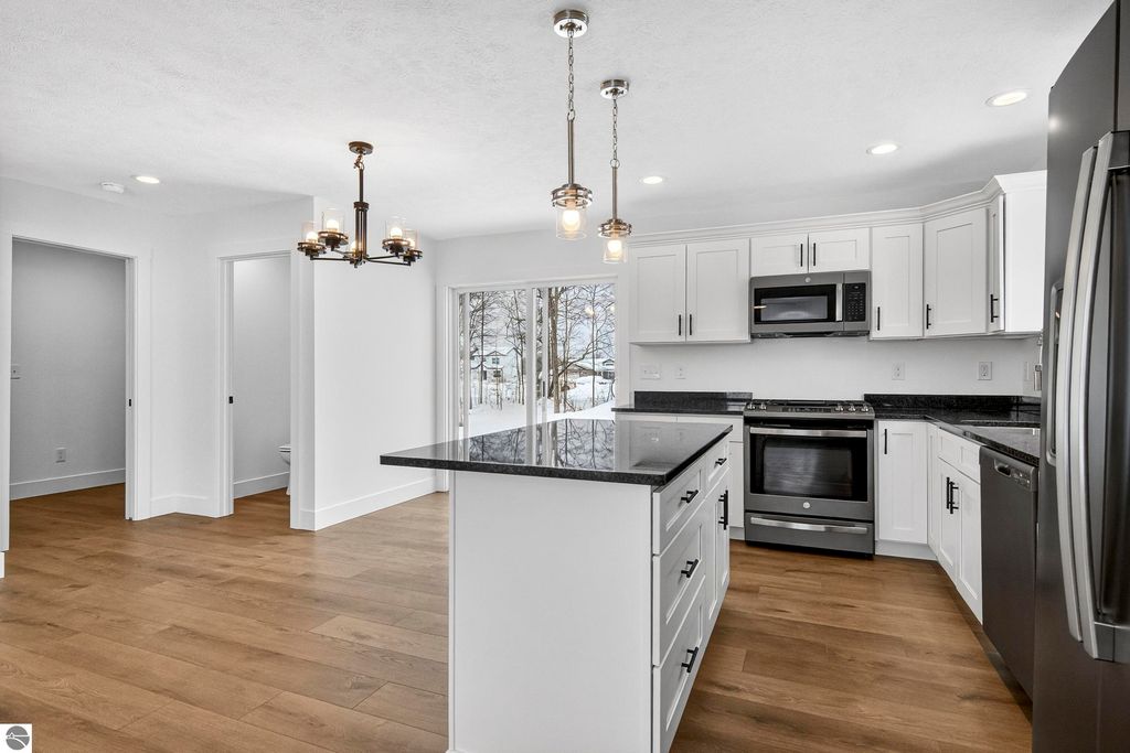 Image 15 of property listing at 2134 Cottonwood Avenue, Grawn, MI 49637