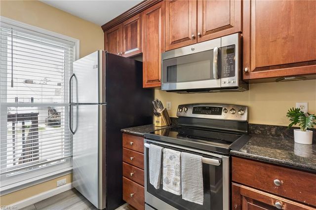 925 Ironwood DR, Yorktown, VA 23693
