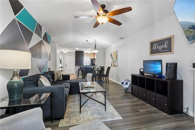 925 Ironwood DR, Yorktown, VA 23693