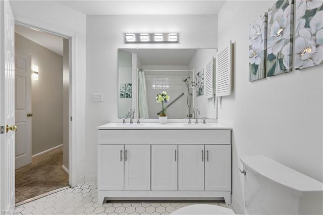 925 Ironwood DR, Yorktown, VA 23693