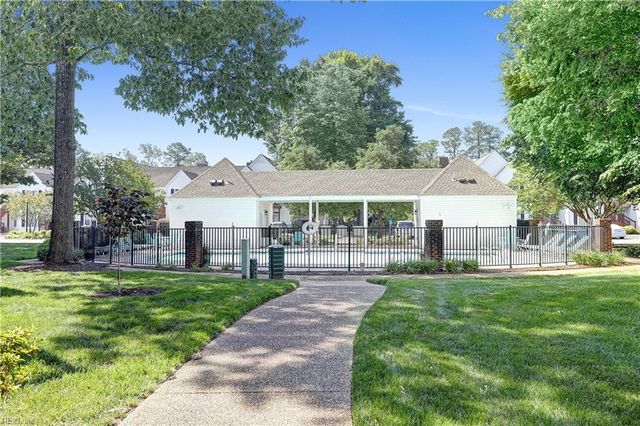 925 Ironwood DR, Yorktown, VA 23693