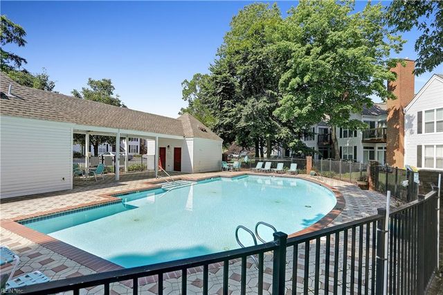 925 Ironwood DR, Yorktown, VA 23693