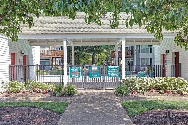 925 Ironwood DR, Yorktown, VA 23693