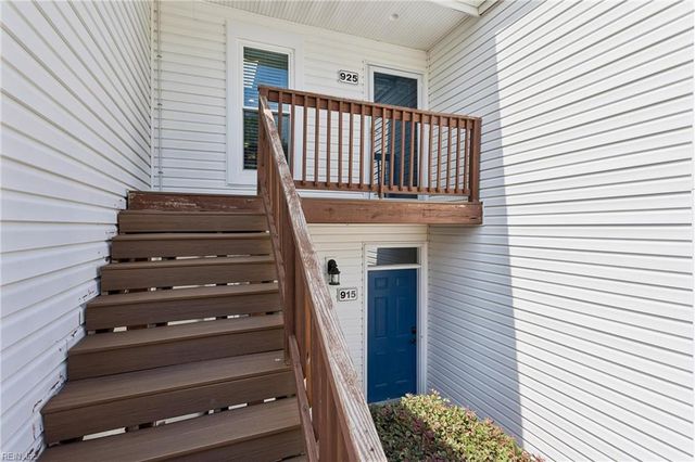 925 Ironwood DR, Yorktown, VA 23693