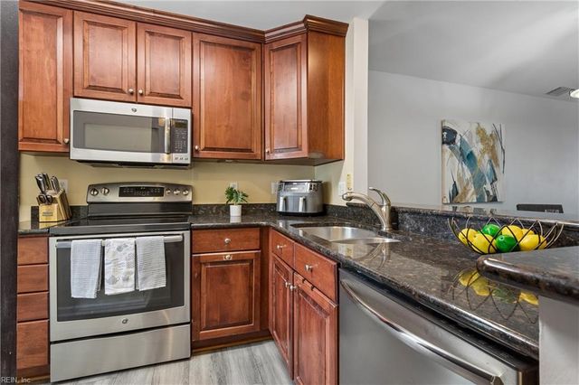 925 Ironwood DR, Yorktown, VA 23693