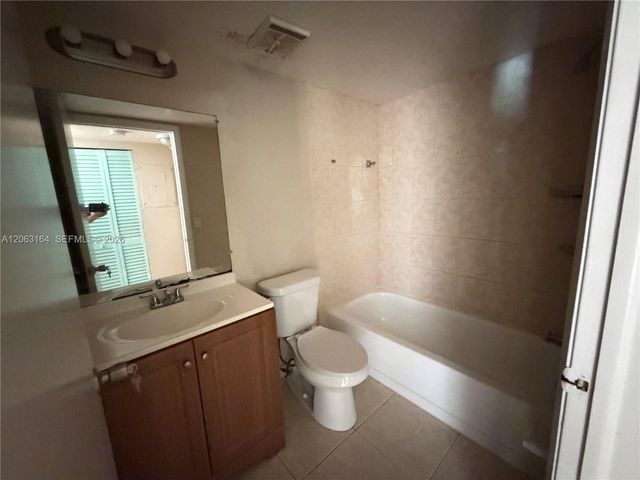 721 NW 104th Ave 101, Pembroke Pines, FL 33026