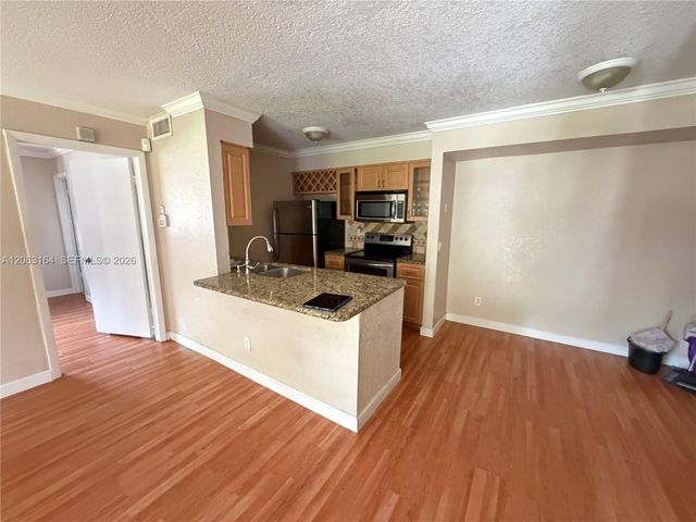 721 NW 104th Ave 101, Pembroke Pines, FL 33026