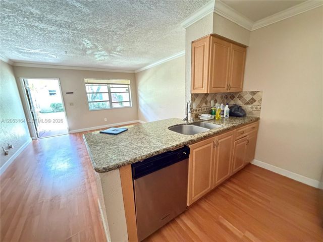 721 NW 104th Ave 101, Pembroke Pines, FL 33026