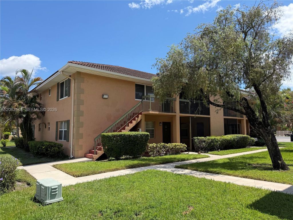 721 NW 104th Ave 101, Pembroke Pines, FL 33026