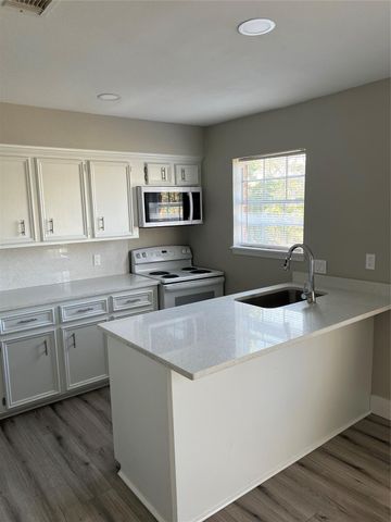 511 Commerce Street, Magnolia, TX 77355