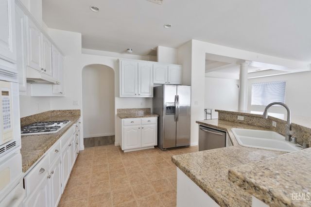 207 Riesling Vines Street, Bakersfield, CA 93314