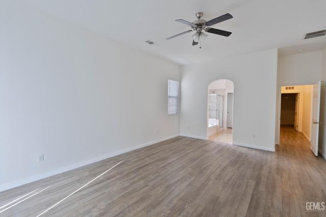 207 Riesling Vines Street, Bakersfield, CA 93314