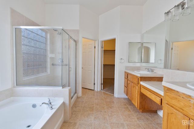 207 Riesling Vines Street, Bakersfield, CA 93314