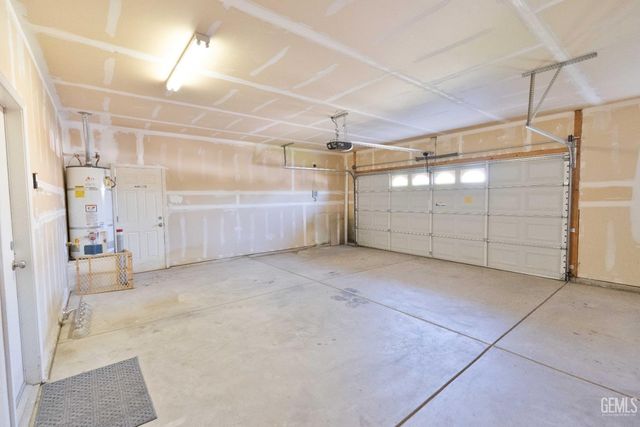 207 Riesling Vines Street, Bakersfield, CA 93314