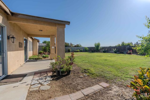 207 Riesling Vines Street, Bakersfield, CA 93314