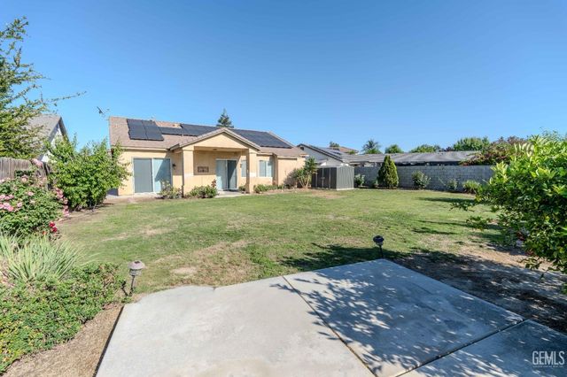 207 Riesling Vines Street, Bakersfield, CA 93314