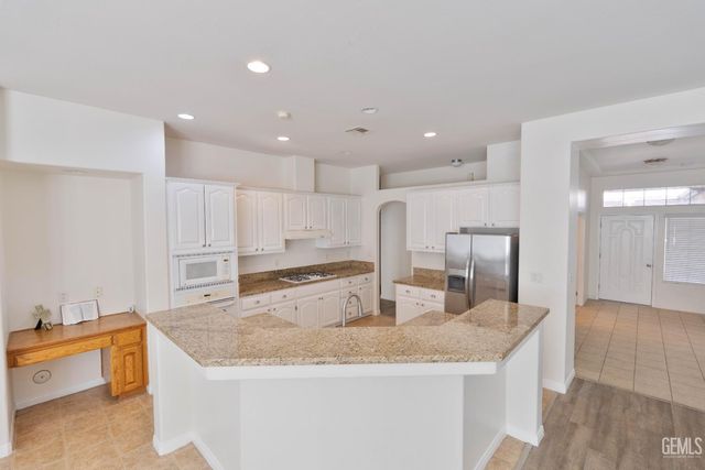 207 Riesling Vines Street, Bakersfield, CA 93314
