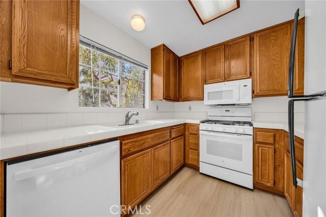 2800 Plaza Del Amo 425, Torrance, CA 90503