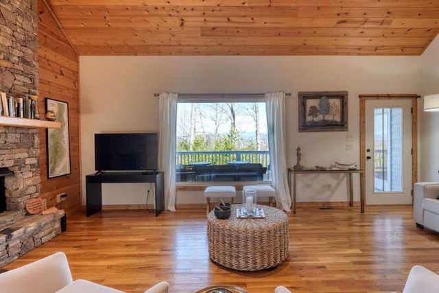 2081 Gallatin Road, Young Harris, GA 30582