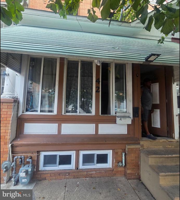 42 N 28TH ST, CAMDEN, NJ 08105 — exterior