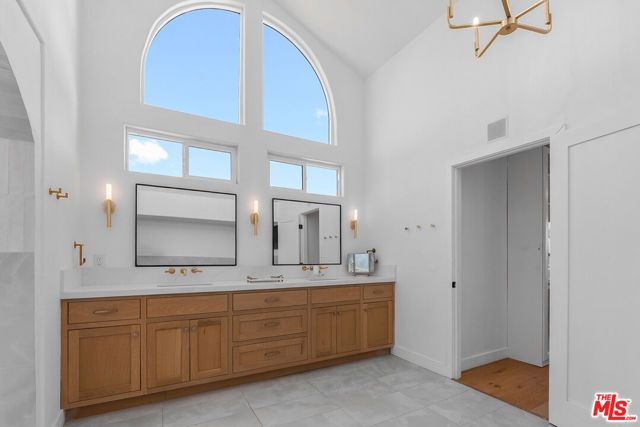 4243 Don Carlos Drive, Los Angeles, CA 90008
