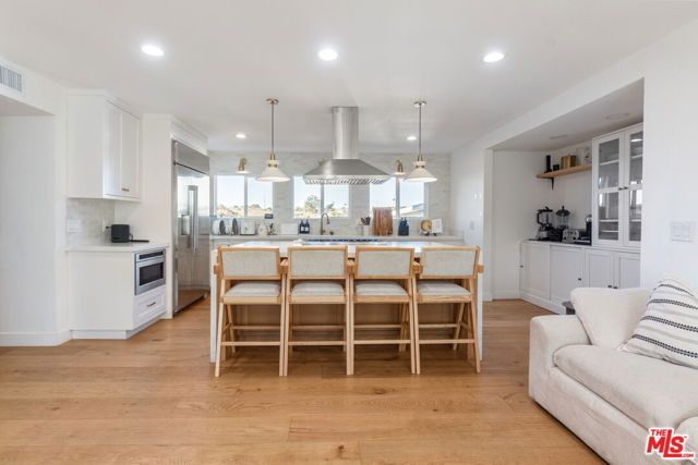 4243 Don Carlos Drive, Los Angeles, CA 90008