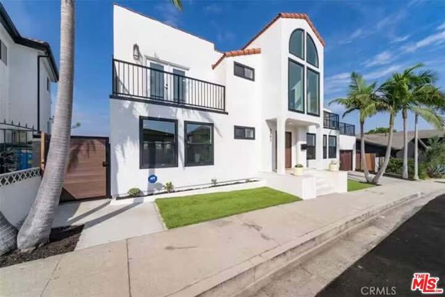 4243 Don Carlos Drive, Los Angeles, CA 90008